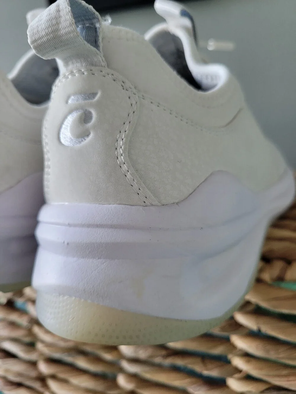 Clove Women's Classic Sneakers Shoes Brilliant White Size 6.5